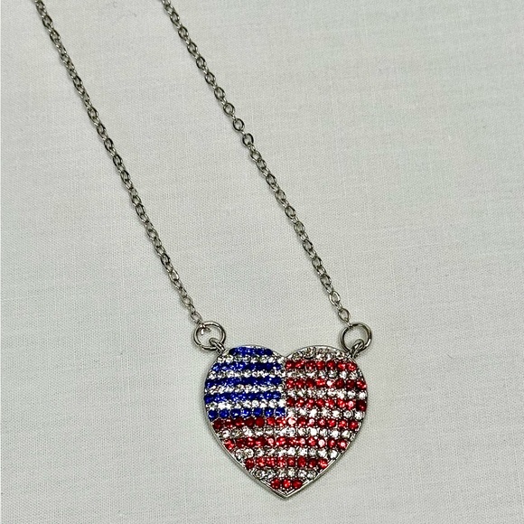 14K GOLD FLAG HEART NECKLACE - Picture 3 of 5